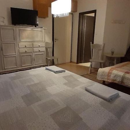 Oazis Apartmanhaz ไฮจ์ดุสโซบอสโล ภายนอก รูปภาพ