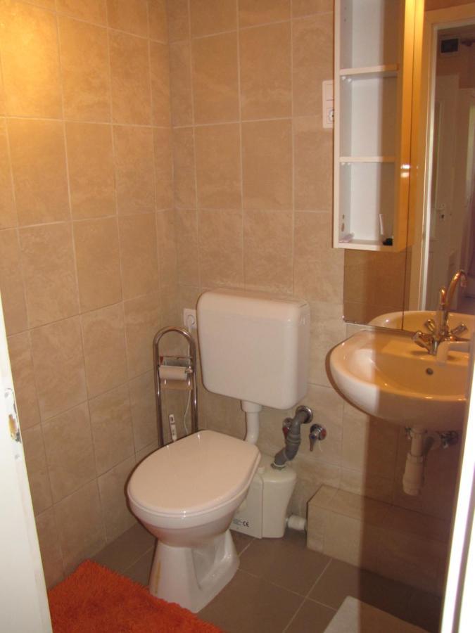 Oazis Apartmanhaz ไฮจ์ดุสโซบอสโล ภายนอก รูปภาพ