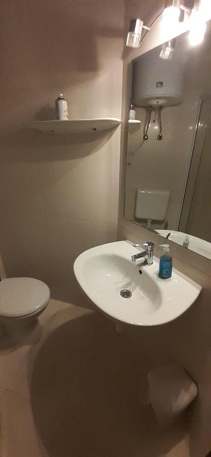 Oazis Apartmanhaz ไฮจ์ดุสโซบอสโล ภายนอก รูปภาพ