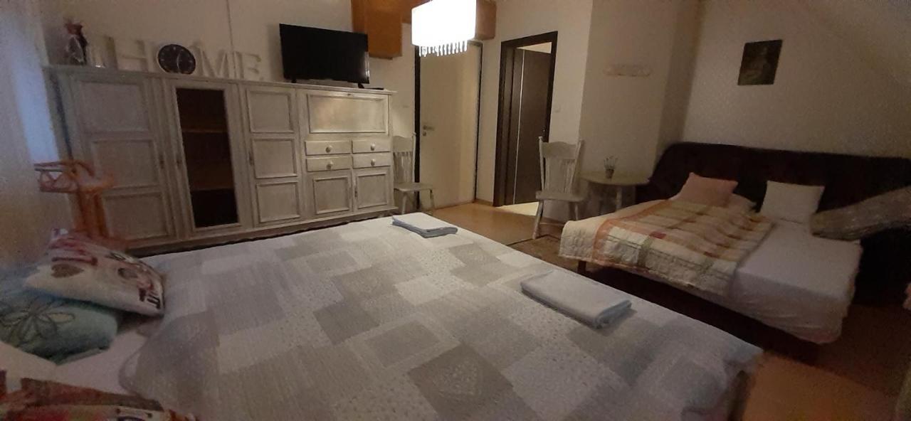 Oazis Apartmanhaz ไฮจ์ดุสโซบอสโล ภายนอก รูปภาพ