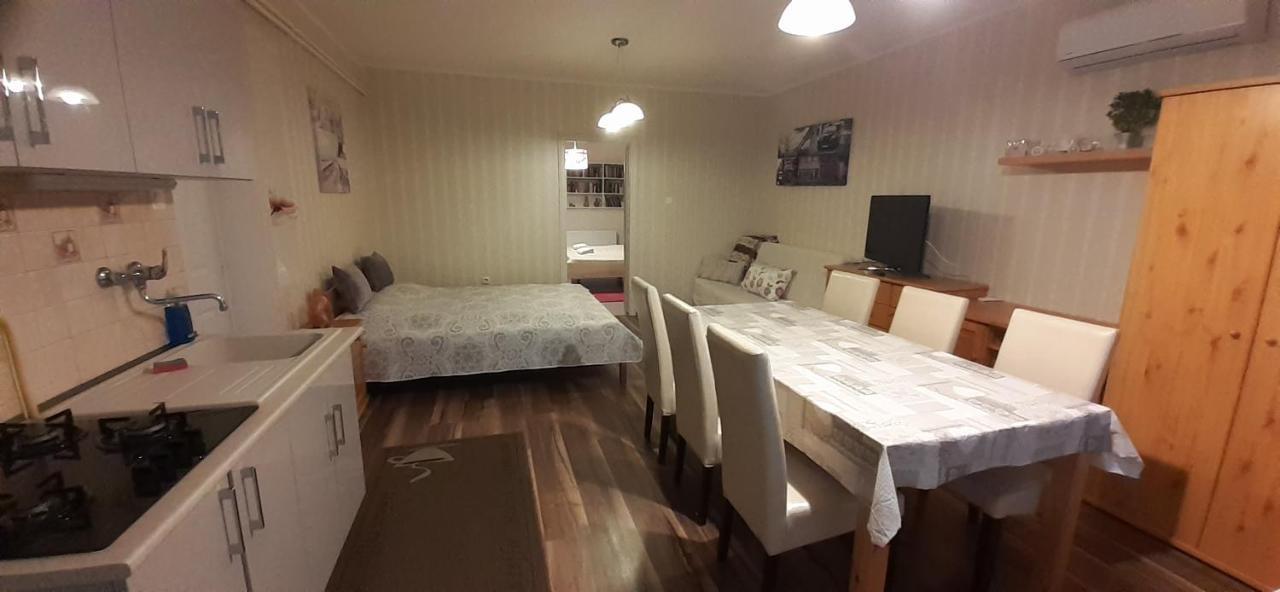 Oazis Apartmanhaz ไฮจ์ดุสโซบอสโล ภายนอก รูปภาพ